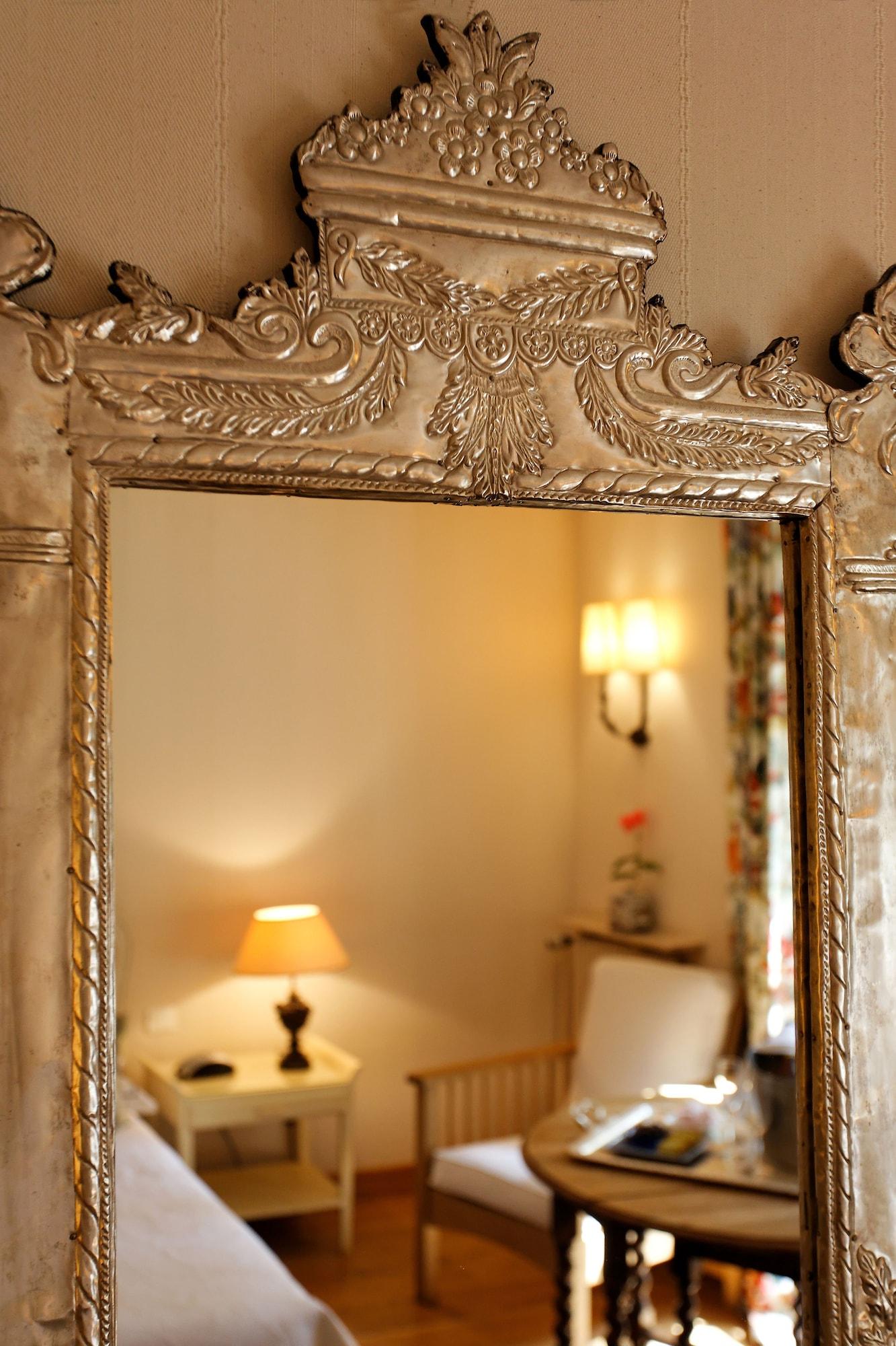Cazaudehore, Hotel De Charme Au Vert Saint-Germain-en-Laye Room photo
